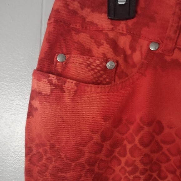 FREE w/ Bundle VN Votre Nom Jeans Red Patterned Cuff Bottomed Jean Capris 40 - Picture 9 of 14